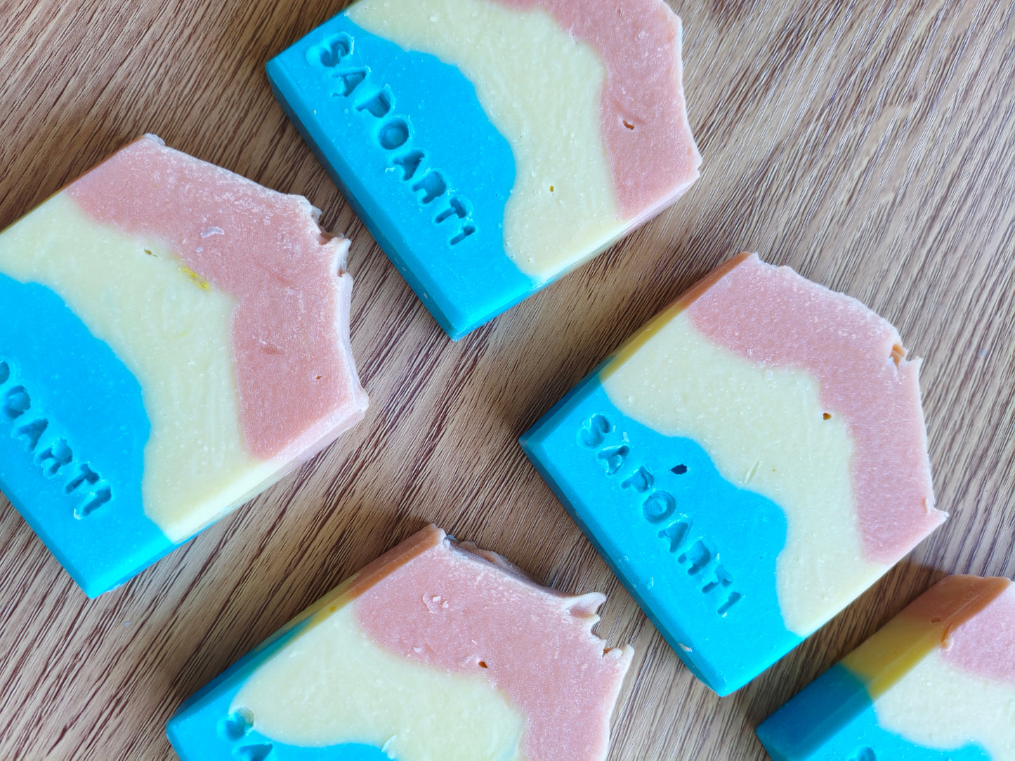 🍑🥭Sapone primaverile con aromi di frutta.