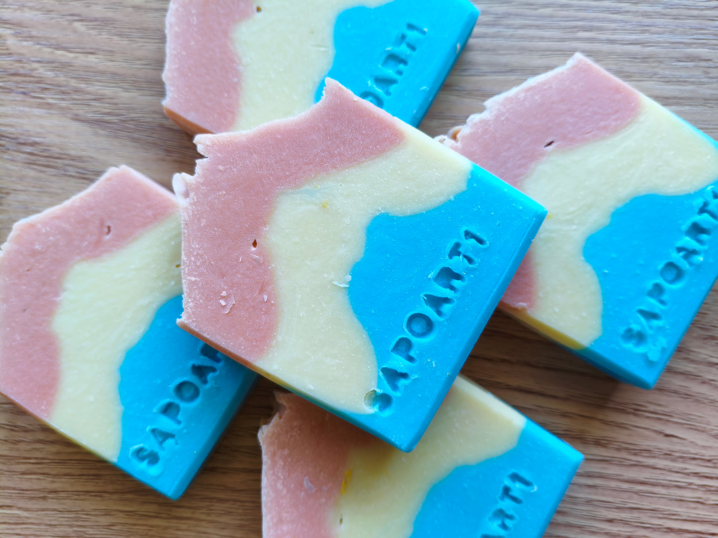 🍑🥭Sapone primaverile con aromi di frutta.